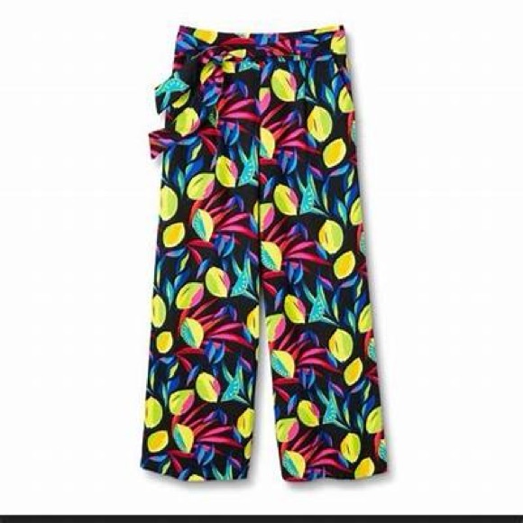 Sold out Tabitha Brown’s Exclusive Outfit! - Picture 3 of 3